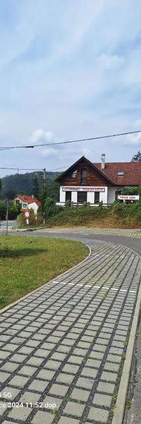 艾吉达宾馆，位于Řež的酒店