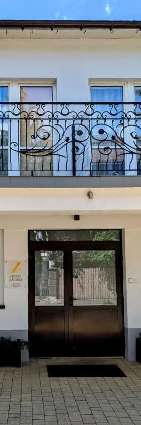 Hotel Zacisze，位于Opole Lubelskie的酒店