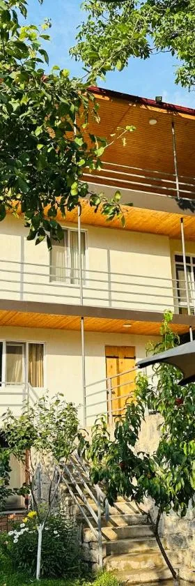Hotel Vardzia Terrace，位于瓦尔齐亚的酒店