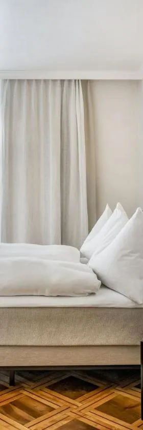 BLUME Baden Hotel & Restaurant，位于巴登的酒店