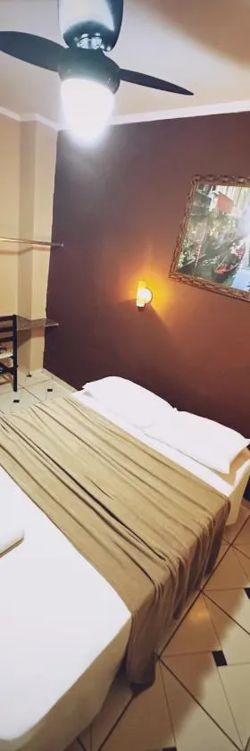 Hotel Bis，位于圣贝尔纳多-杜坎普的酒店