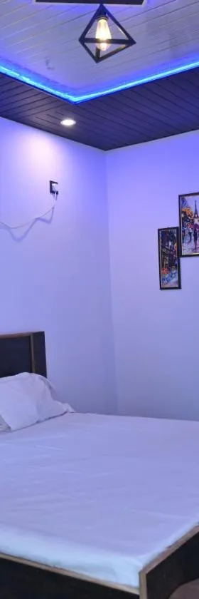 Privyrooms GORAKHPUR，位于戈勒克布尔的酒店