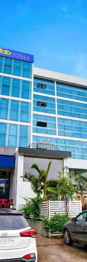 FabHotel The Nashik Inn - Nr Vijay Mamta Theatre, Nashik Road，位于纳西克的酒店