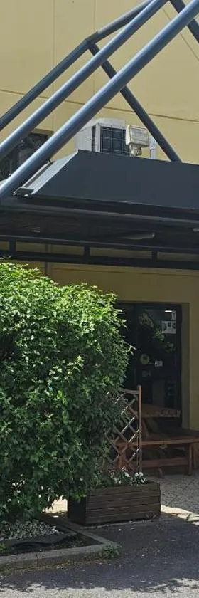 沙勒罗瓦典雅生态酒店，位于沙勒罗瓦的酒店