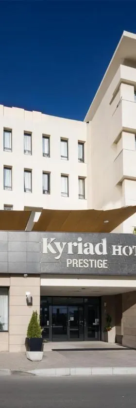Kyriad Prestige City Center Tunis，位于突尼斯的酒店