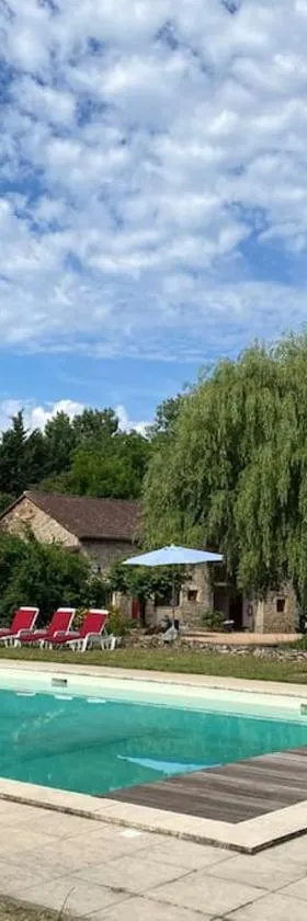 Vakantiehuis La Poire, op landgoed aan de Dordogne，位于Prudhomat的酒店