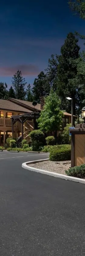 Best Western Stagecoach Inn，位于Pollock Pines的酒店