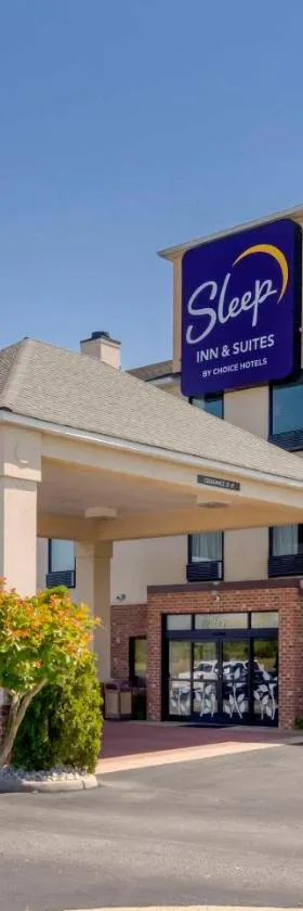 Sleep Inn & Suites near Fort Gregg-Adams，位于Riverdale的酒店