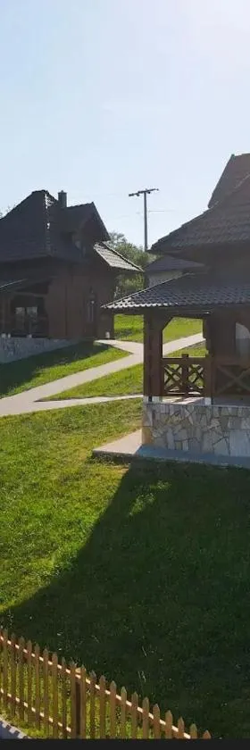 Seoski turizam Domaćinstvo Tošanić，位于Žigale的酒店