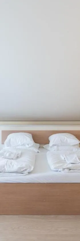 FarawayHomes Aparthotel Near Vienna Airport - Anytime Self Check-In，位于莱塔河畔布鲁克的酒店