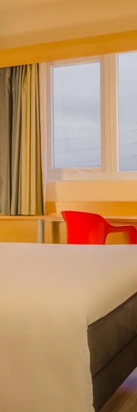 Ibis Porto Alegre Assis Brasil，位于阿雷格里港的酒店
