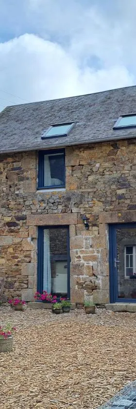 Stable Cottage at Le Prieuré，位于Mantilly的酒店