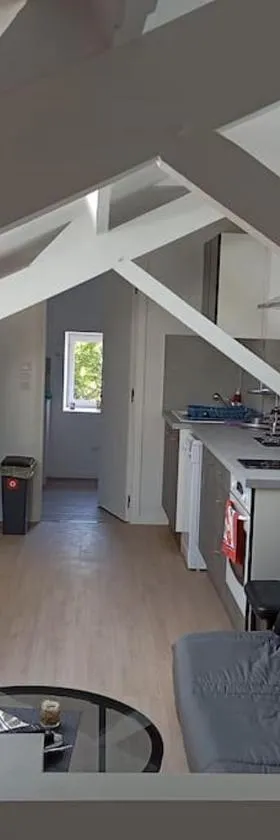 Appartement loft 55m2 climatisé，位于Courtemanche的酒店