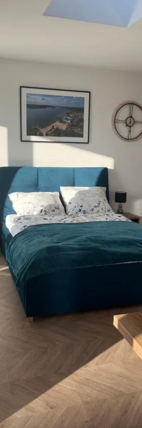 Apartament Słoneczny widok boczny na jezioro，位于哈日科维的酒店