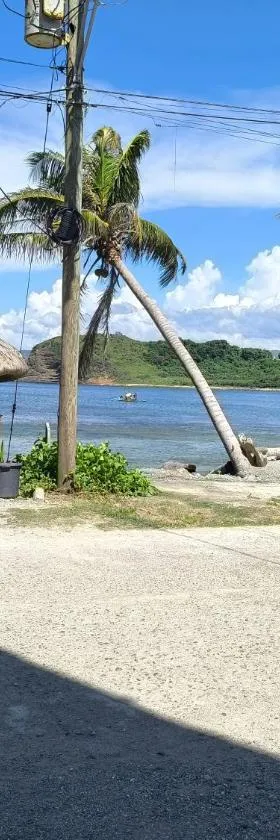 Jay Henry Transient Beach house , A Pagudpud ,BLUE LAGOON BEACH，位于帕古普的酒店