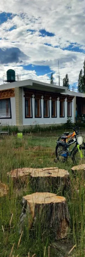 Nubra Holiday，位于Deskit的酒店
