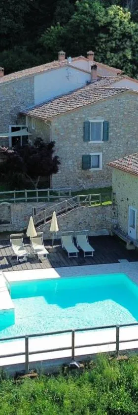 B&B Podere Camaiano，位于罗卡斯特拉达的酒店