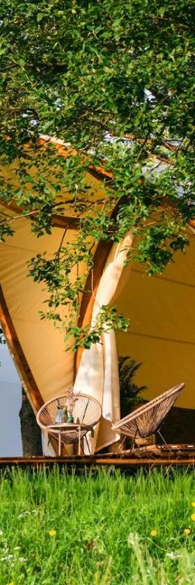 ZENZONE Retreat Resort Rastoke Slunj Plitvice，位于斯诺基的酒店