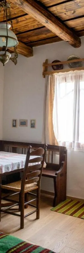 Rozmaringos vendégház Szenna，位于Szenna的酒店