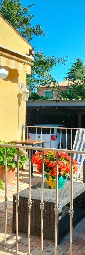 Appartement au Calme，位于锡亚涅河畔圣塞宰尔的酒店