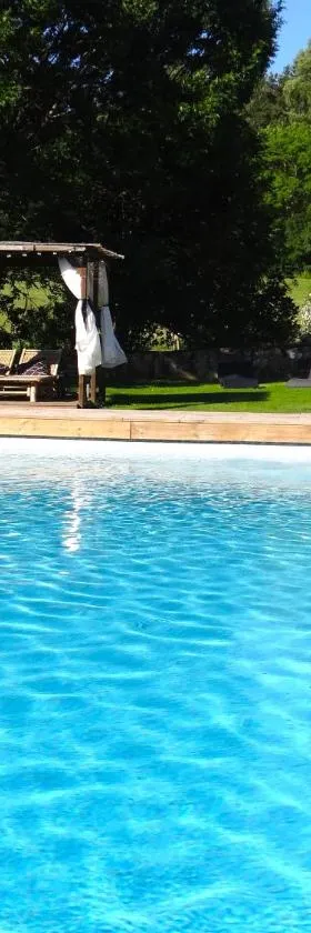 La maison de Gilbert Jacuzzi Piscine chauffée，位于绍德艾格的酒店