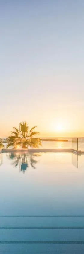 Spirit Hotel Benalmadena Beach，位于贝纳尔马德纳的酒店