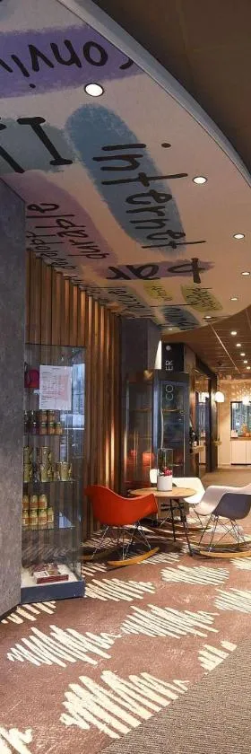第戎火车站宜必思酒店，位于第戎的酒店
