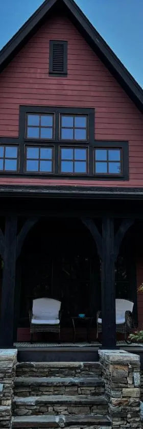 Quiet Getaway at Wayward Cottage，位于Pisgah的酒店