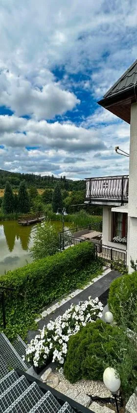 Calma Apartamenty Kameralne，位于Lewin Kłodzki的酒店