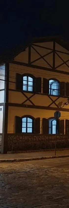 Casa Blanca Pousada Hotel，位于圣洛伦索的酒店