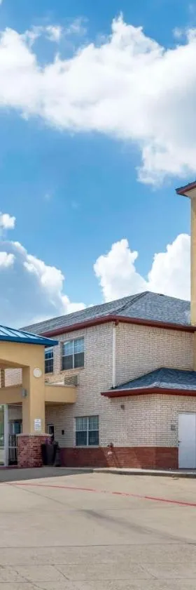 Best Western Plus Lake Worth Inn & Suites，位于Lake Worth的酒店