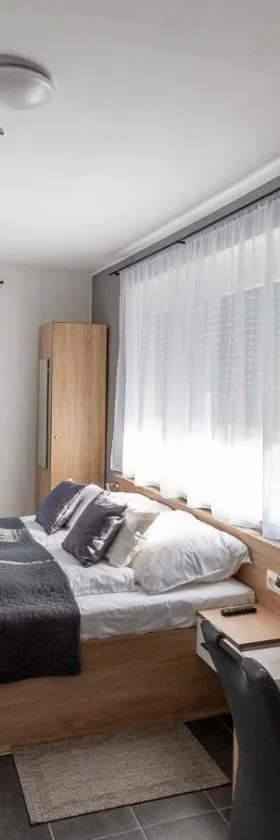 Horváth Apartman，位于费尔特德的酒店