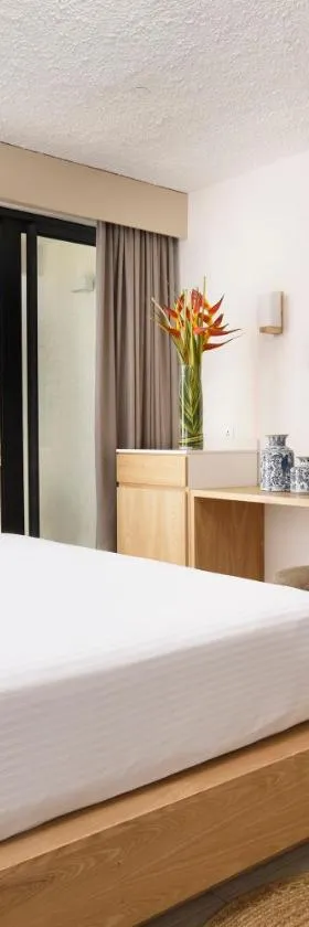 Coral Azur Beach Resort Mont Choisy，位于蒙舒瓦西的酒店