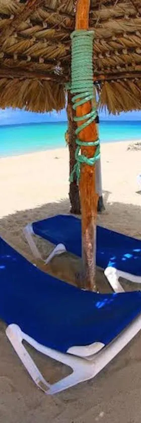 Rollezz Villas Beach Resort，位于Old Bight的酒店