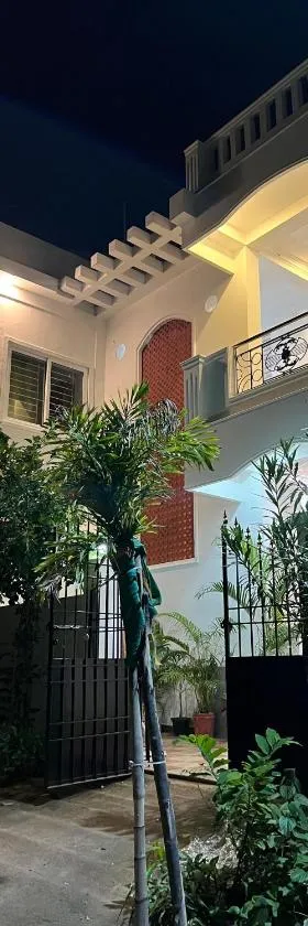 Villa de Compass Homestay Auroville，位于Kottakupam的酒店