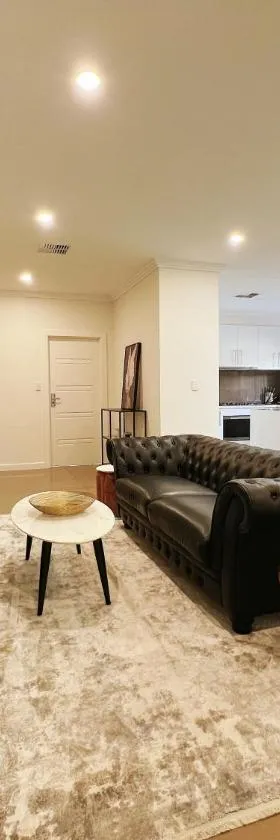 Love of Angels - Quiet & Cozy House Near City，位于Campbelltown的酒店