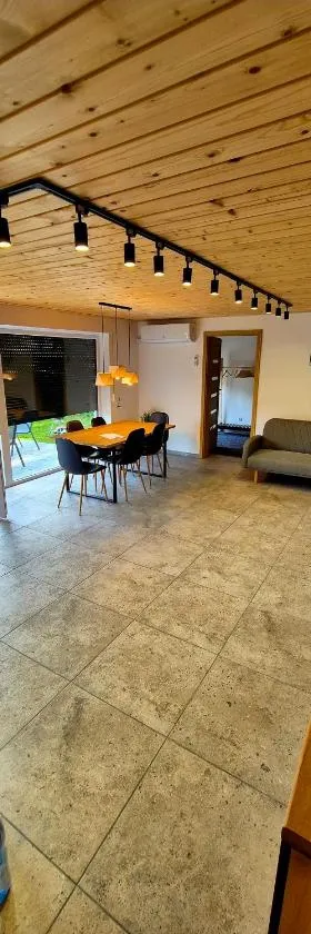 Domek nad jeziorem，位于Skępe的酒店