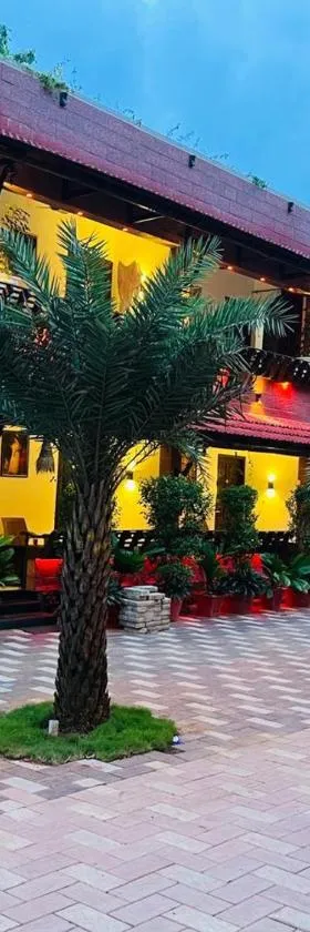ARONIC beach hotel，位于瓦尔卡拉的酒店