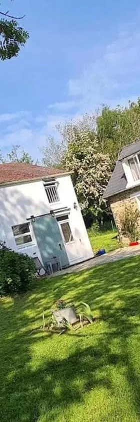 Le gîte des Allains，位于Sainte-Suzanne-en-Bauptois的酒店