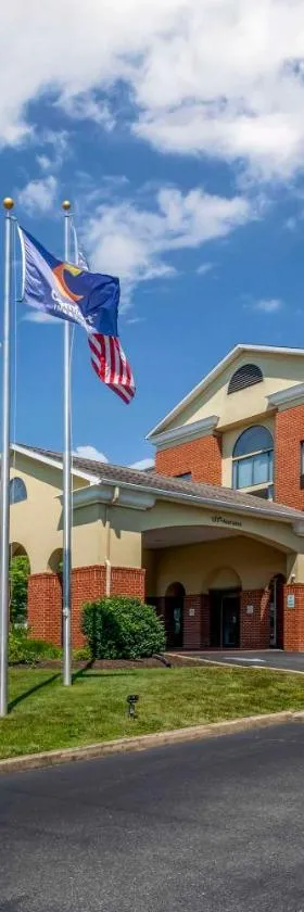 Comfort Inn & Suites Chestertown，位于切斯特顿的酒店