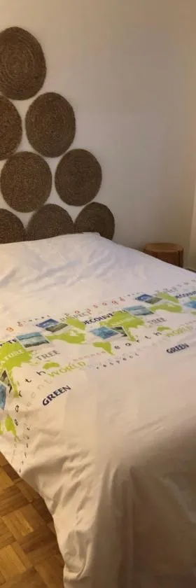 Chambre au calme dans résidence avec terrain de tennis，位于Ris-Orangis的酒店