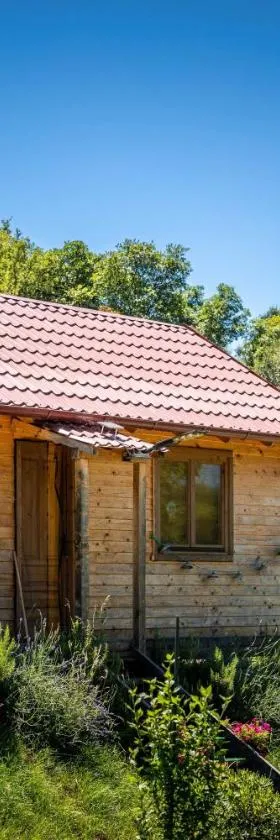 Boljesestre Lake retreat，位于Golubovci的酒店