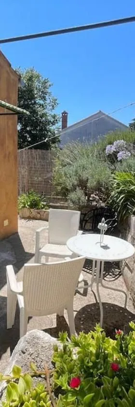 Studio apartman Tisa, Ćunski, Lošinj，位于康斯基的酒店