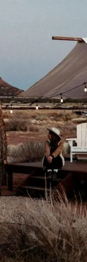 Cozy Glamping Retreat b w Zion & Bryce Canyon Wifi，位于Fredonia的酒店