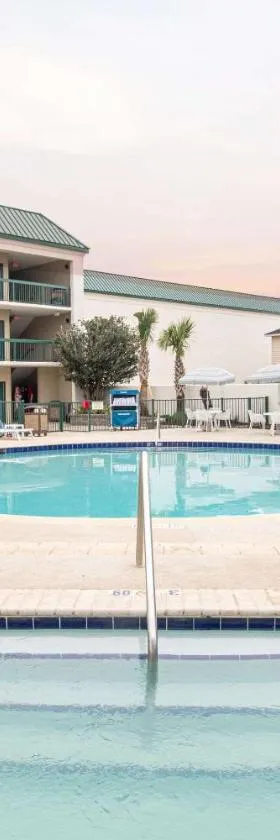 Econo Lodge Inn & Suites Foley-North Gulf Shores，位于弗利的酒店