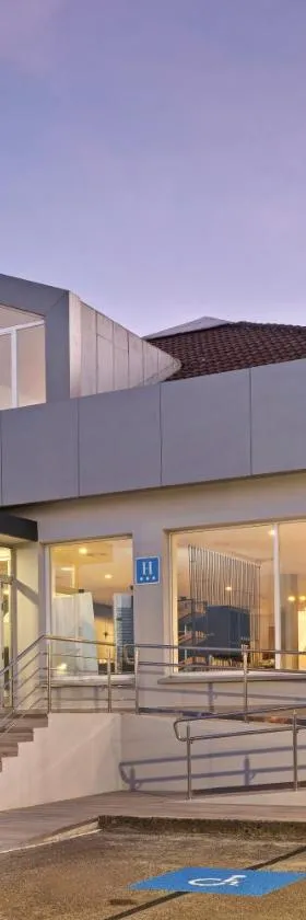 B&B HOTEL Oviedo，位于韦耶拉的酒店