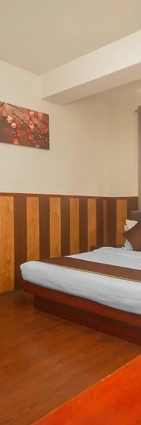 Hotel Sakura，位于甘托克的酒店