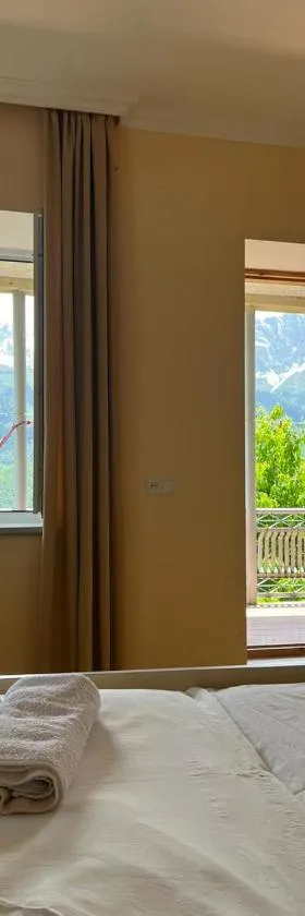 Guesthouse in Lankhvri，位于梅斯蒂亚的酒店