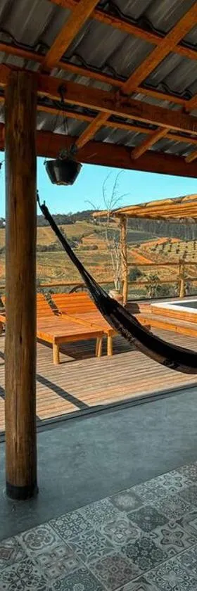 Cabanas do Paiol Texas Cabin Toledo MG，位于Toledo的酒店