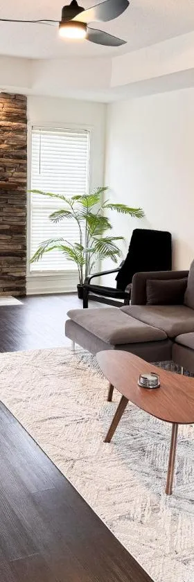 Aesthetic Home Near Ft Campbell，位于克拉克斯维尔的酒店